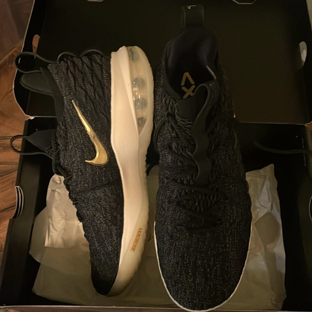 Men’s Nike Lebron XV Low Zoom black size 12